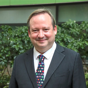 Mr James Morris 