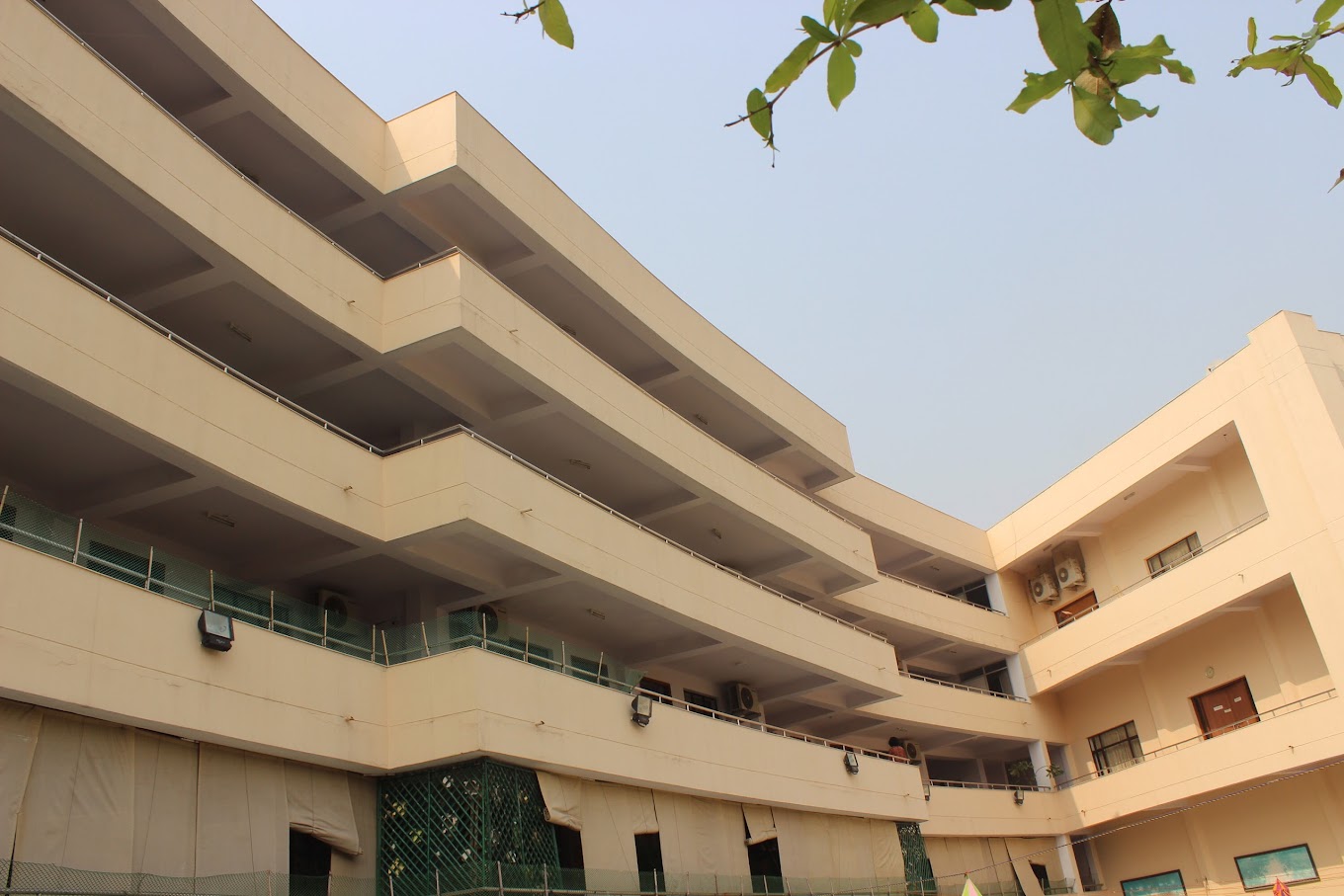 Sri Sri Ravishankar Vidya Mandir (SSRVM), Sector 48 Photos