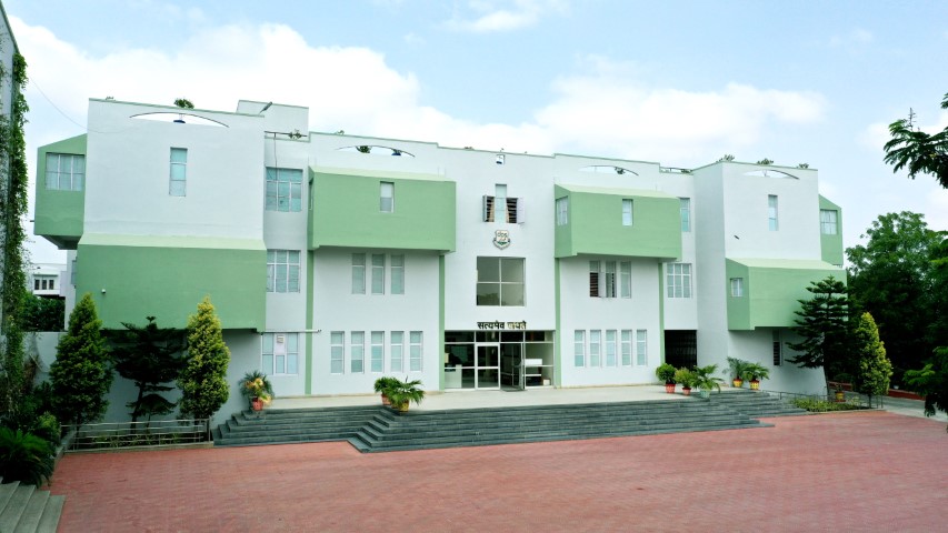 Dundlod Public School school campus photo