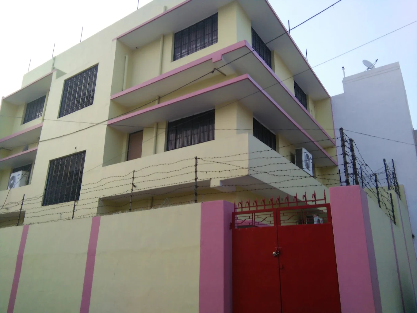 Bal Guide School school campus photo
