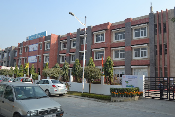 Excellia School school campus photo