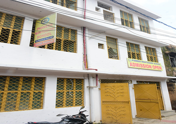 Pioneer Montessori School school campus photo
