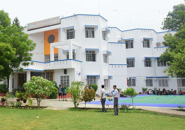 Pioneer Montessori School school campus photo