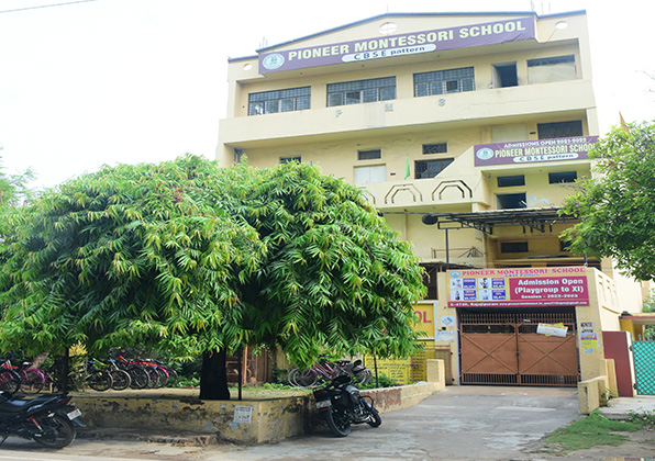 Pioneer Montessori School school campus photo
