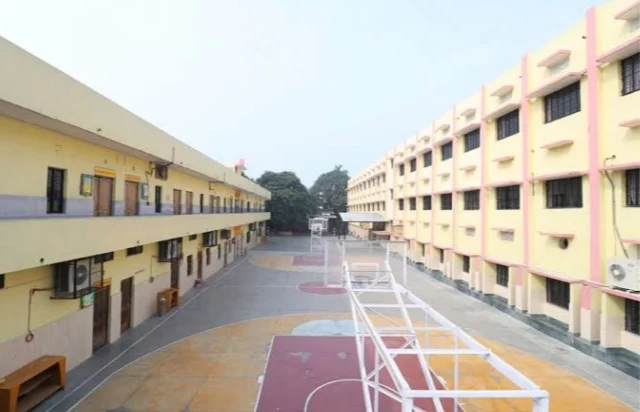 Rani Laxmi Bai Memorial Senior Secondary School school campus photo