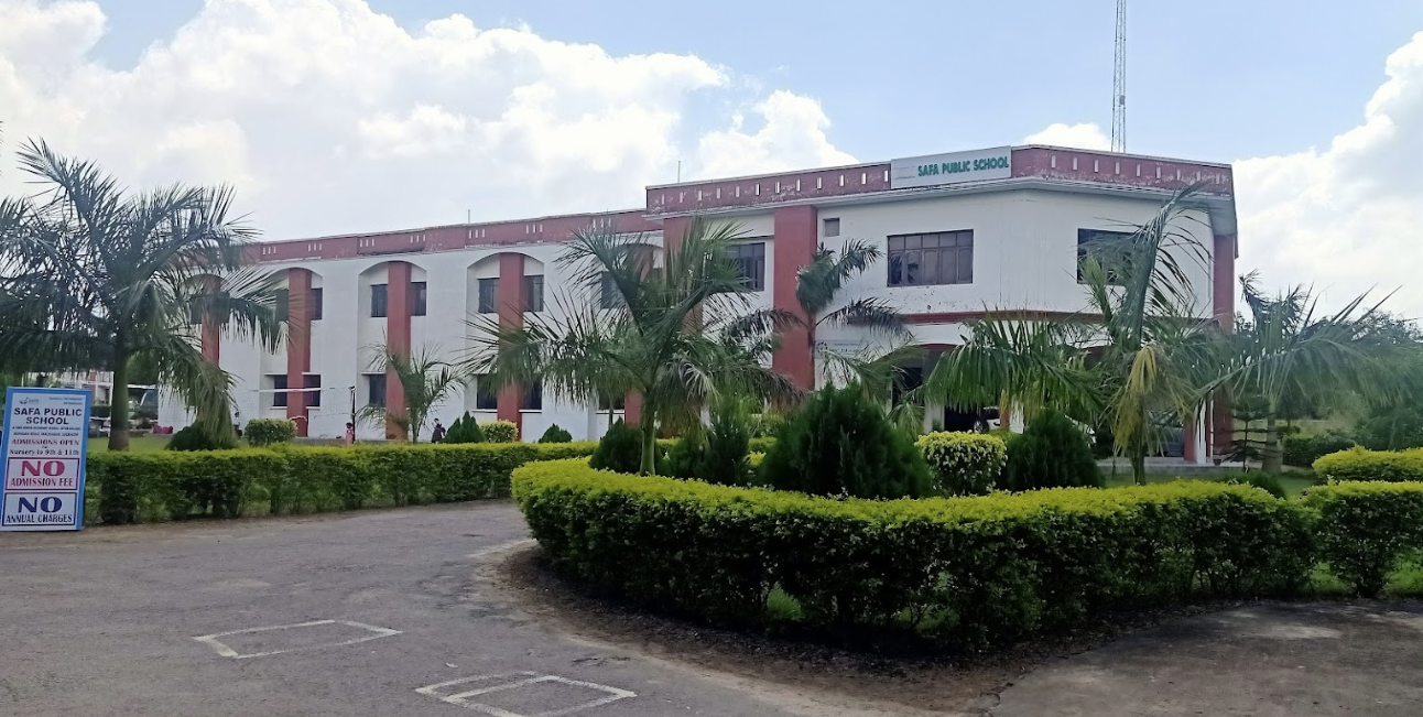 Safa Public School school campus photo