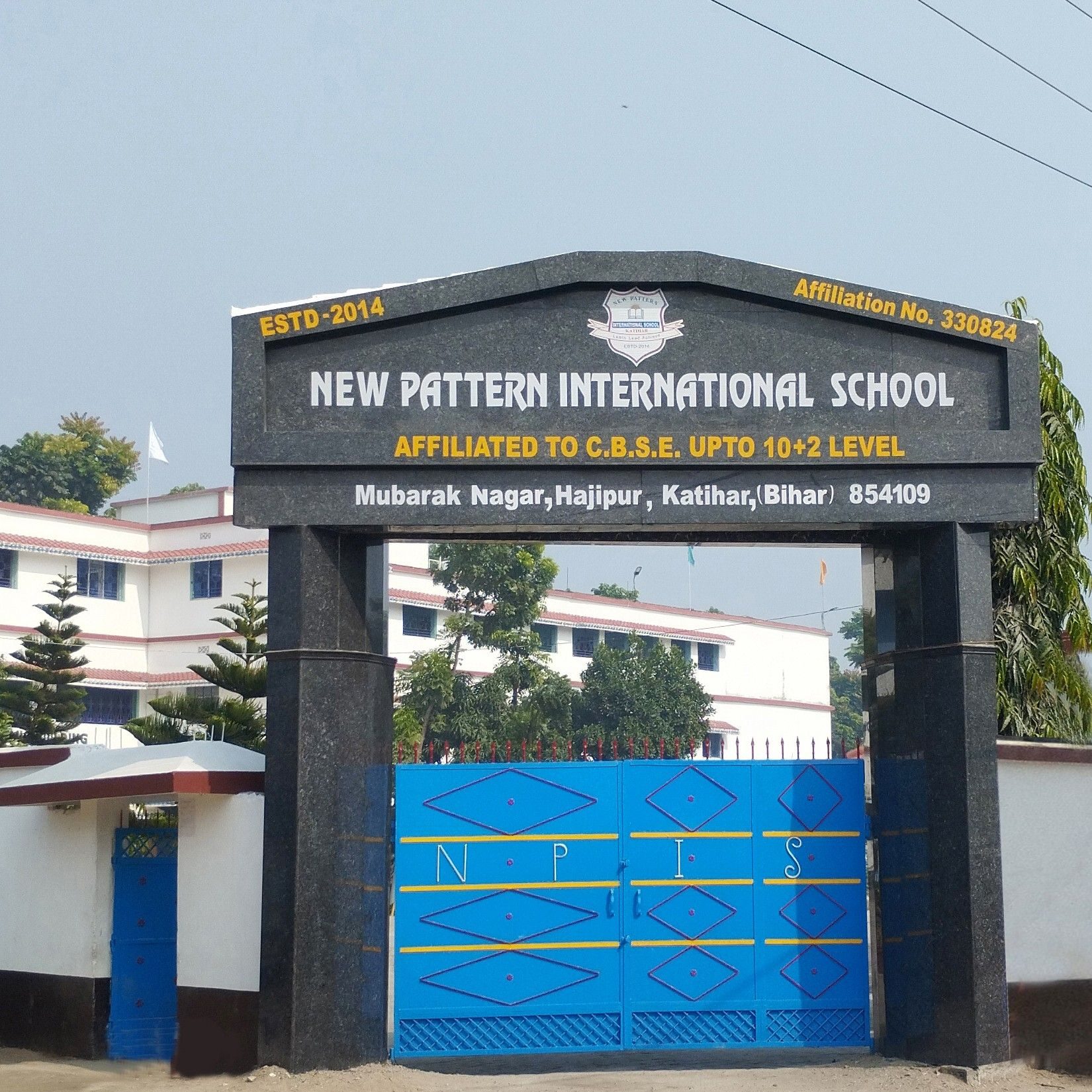 New Pattern English School school campus photo