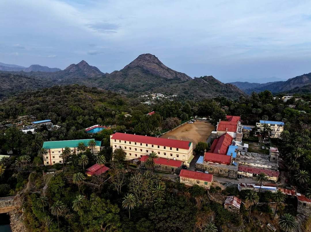 St. Mary's High School school campus photo