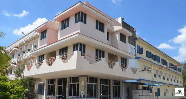 Bharathi Matriculation Higher Secondary School school campus photo