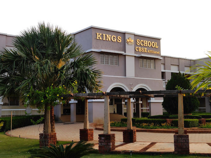 Kings School school campus photo