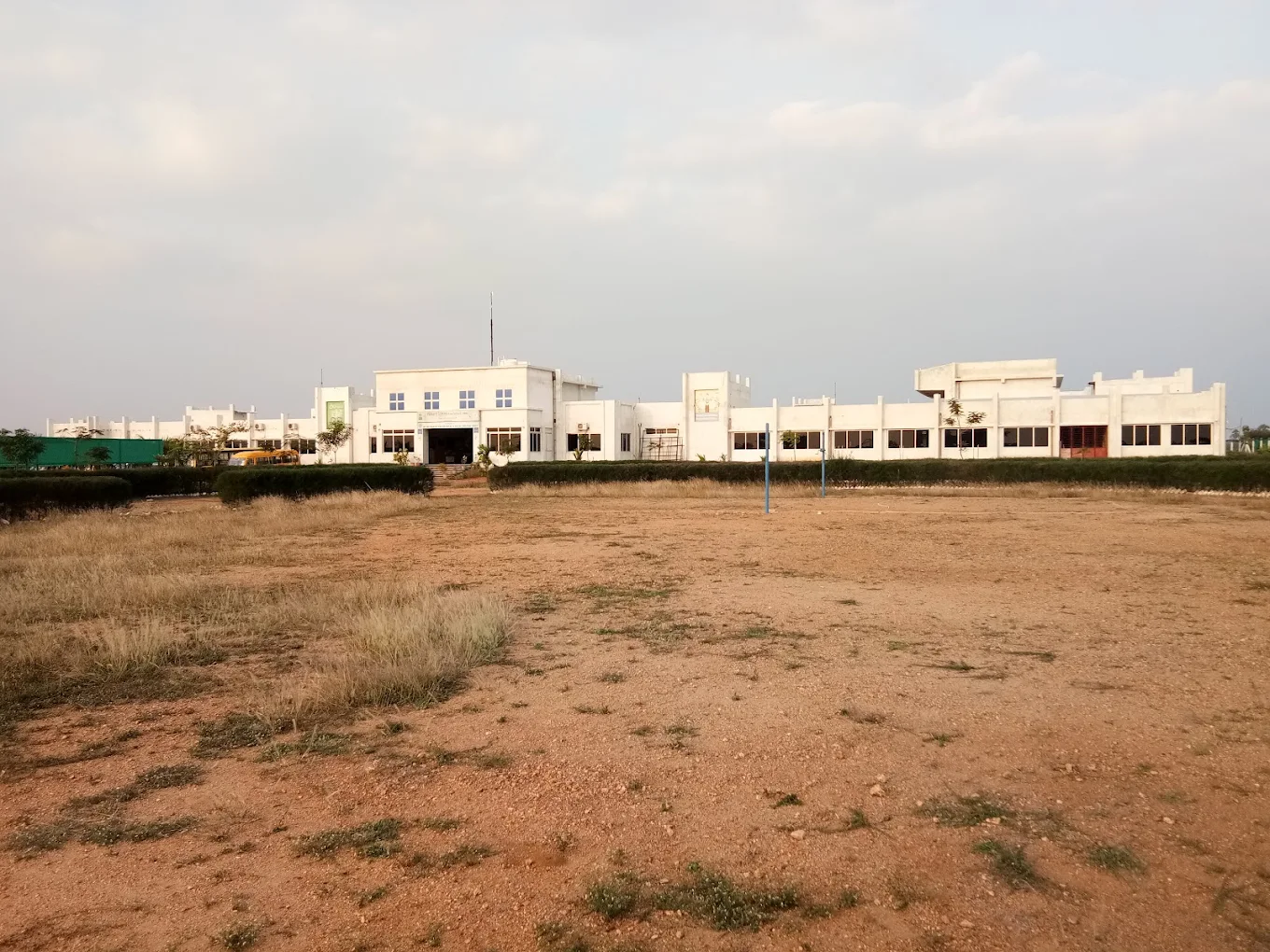 Mount Litera Zee Senior Secondary School school campus photo