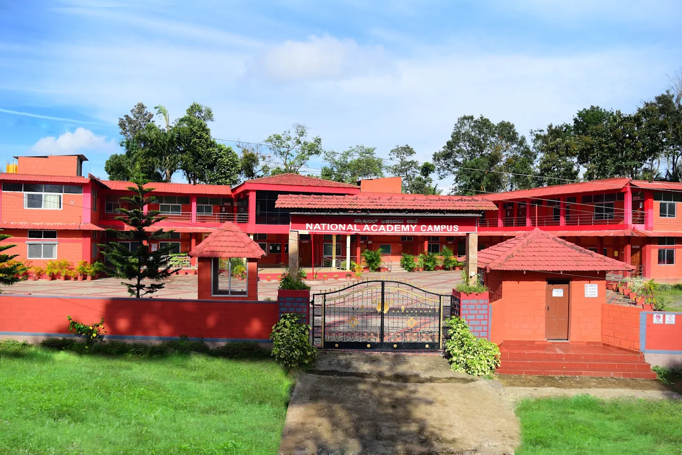 National Academy School school campus photo