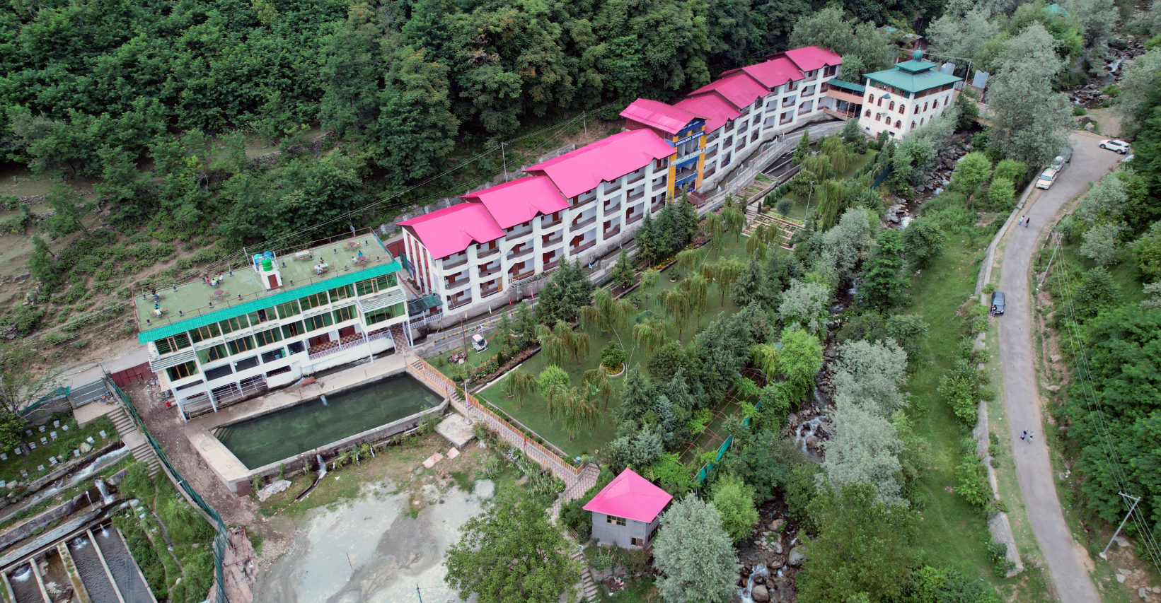 Scholars' School school campus photo