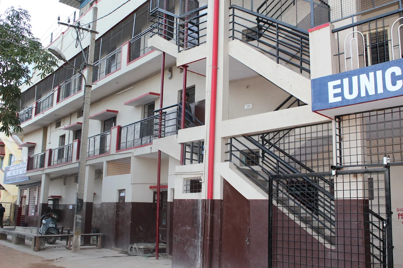 Eunice English High School