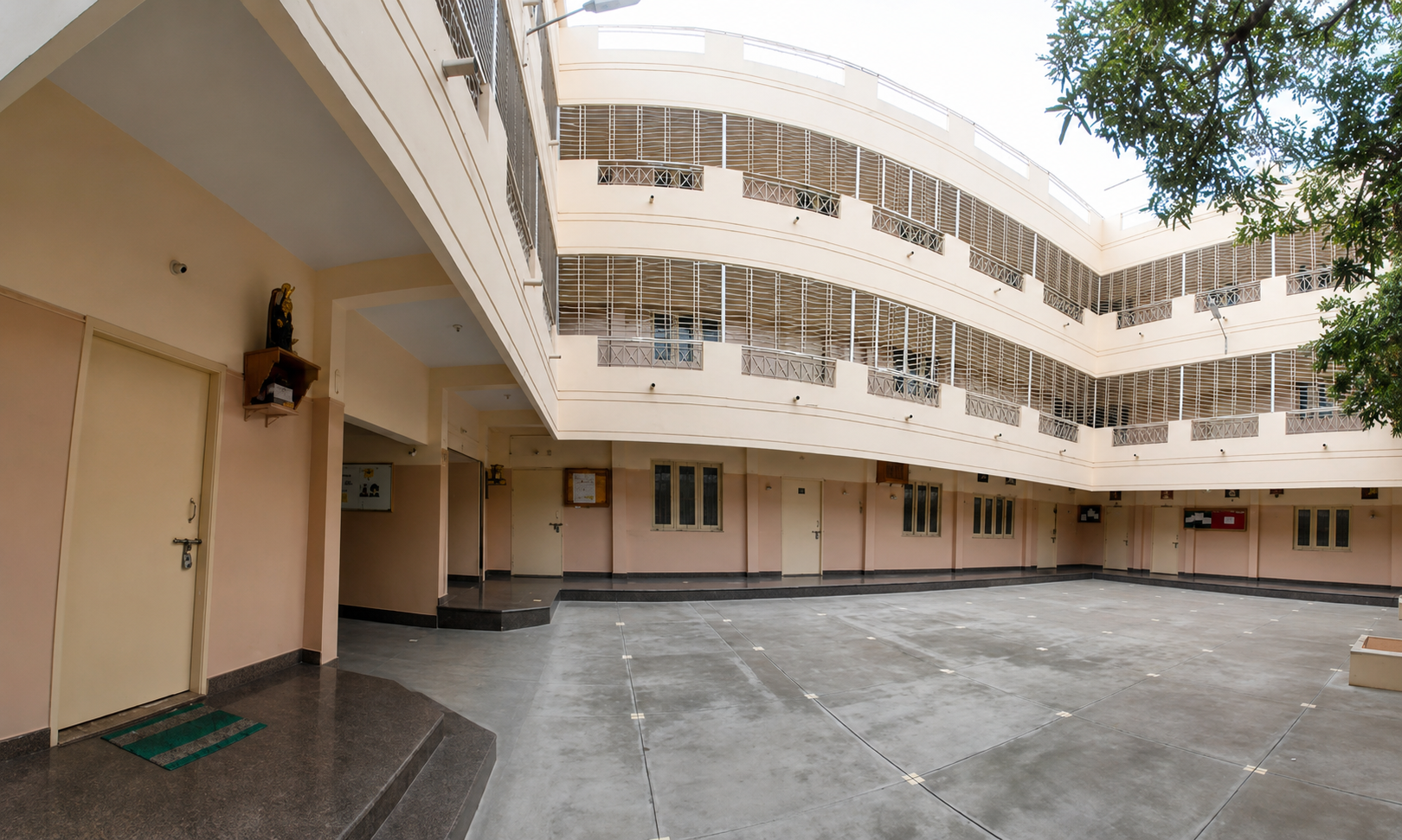 Mariam Nivas High School