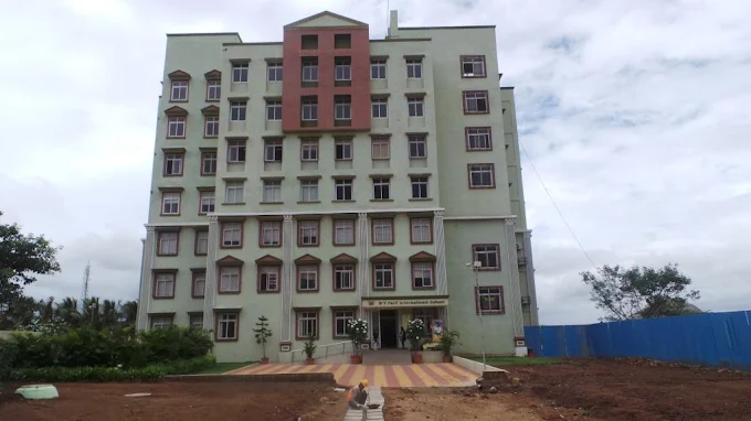 D Y Patil International School school campus photo