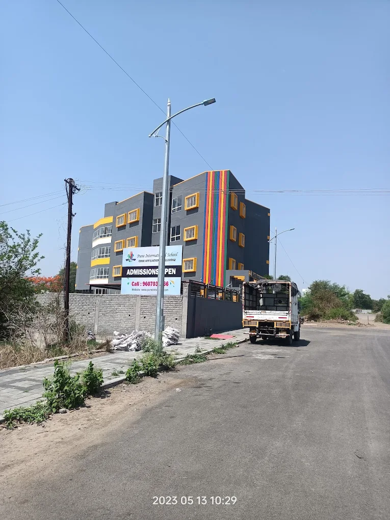Pune International School school campus photo