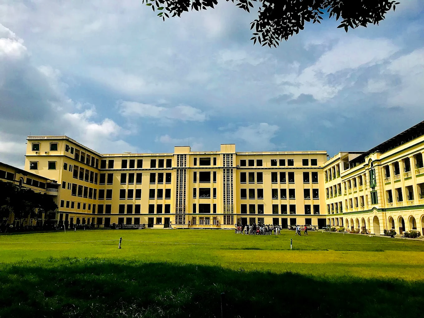 St. Xavier’s Collegiate School school campus photo