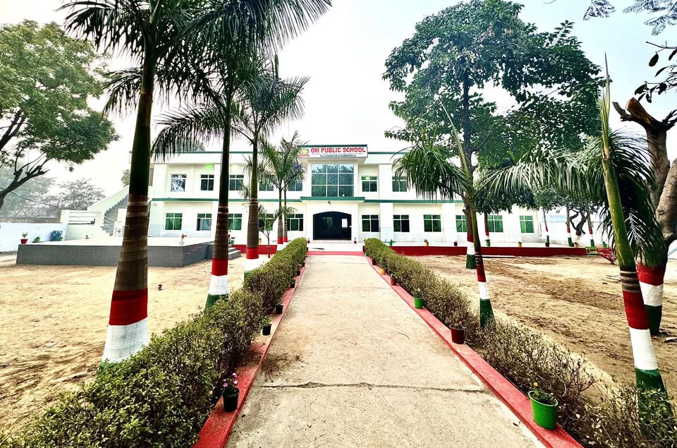 Om Public School school campus photo
