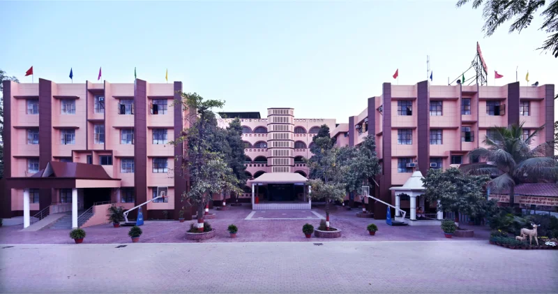 Krishna Niketan Krishna Vihar school campus photo