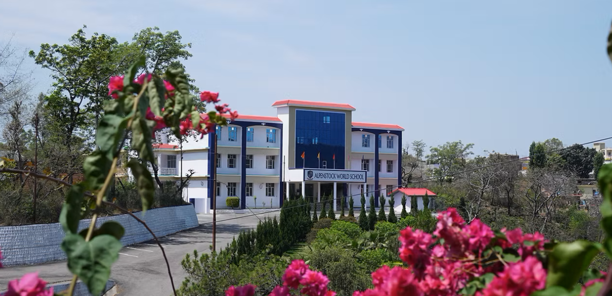 Alpenstock World School school campus photo