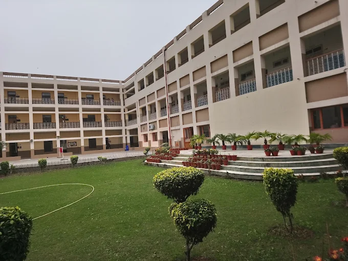 MGN Public School school campus photo