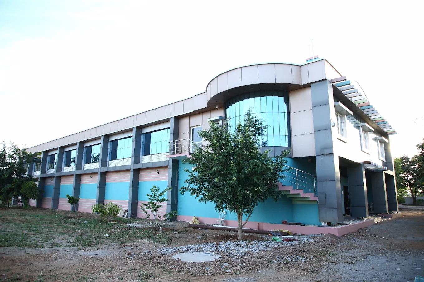 United Public School school campus photo