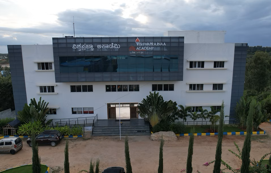 Vishwaprajnaa Academy school campus photo