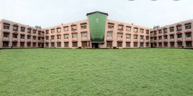 Vanasthali Public School school campus photo