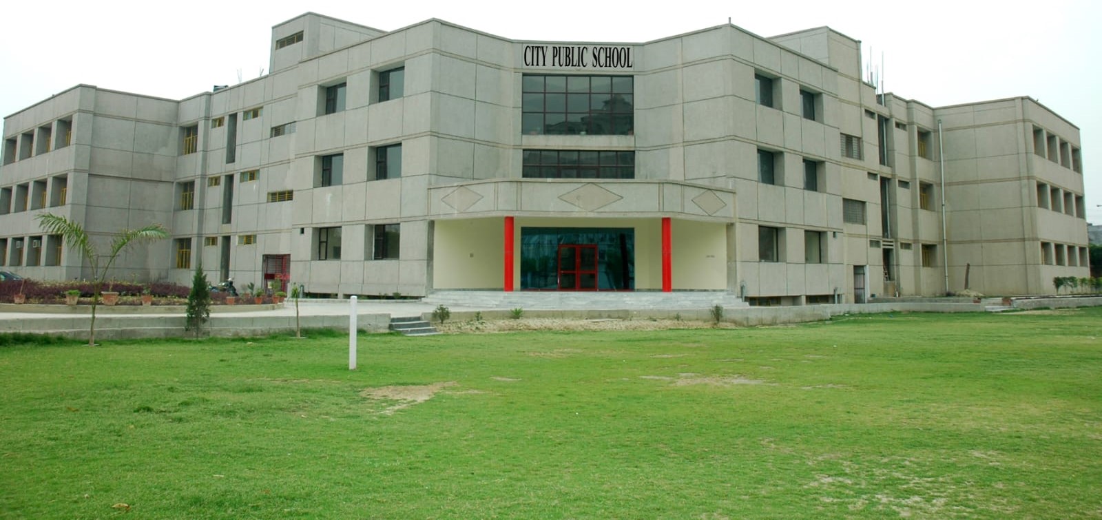City Public School school campus photo