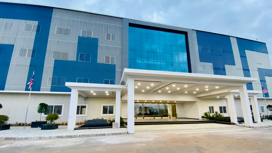 Candiidus International School school campus photo