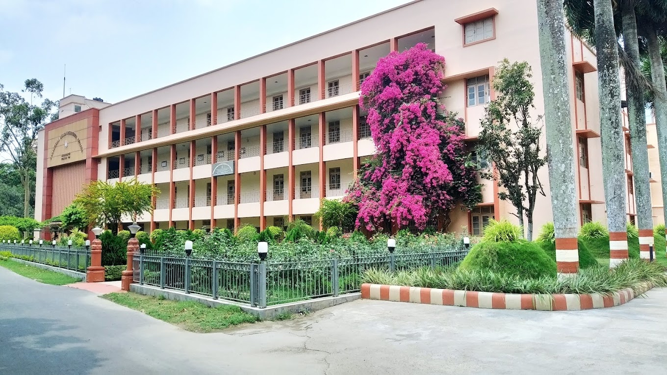 Ramakrishna Mission Vidyalaya school campus photo