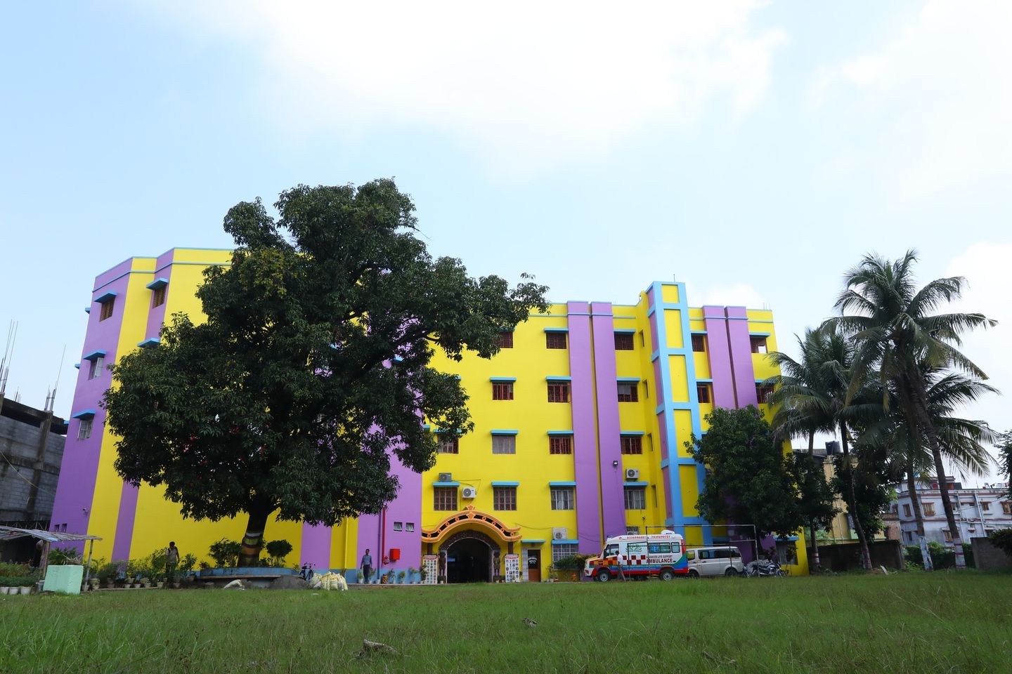 Sudhir Memorial Institute school campus photo