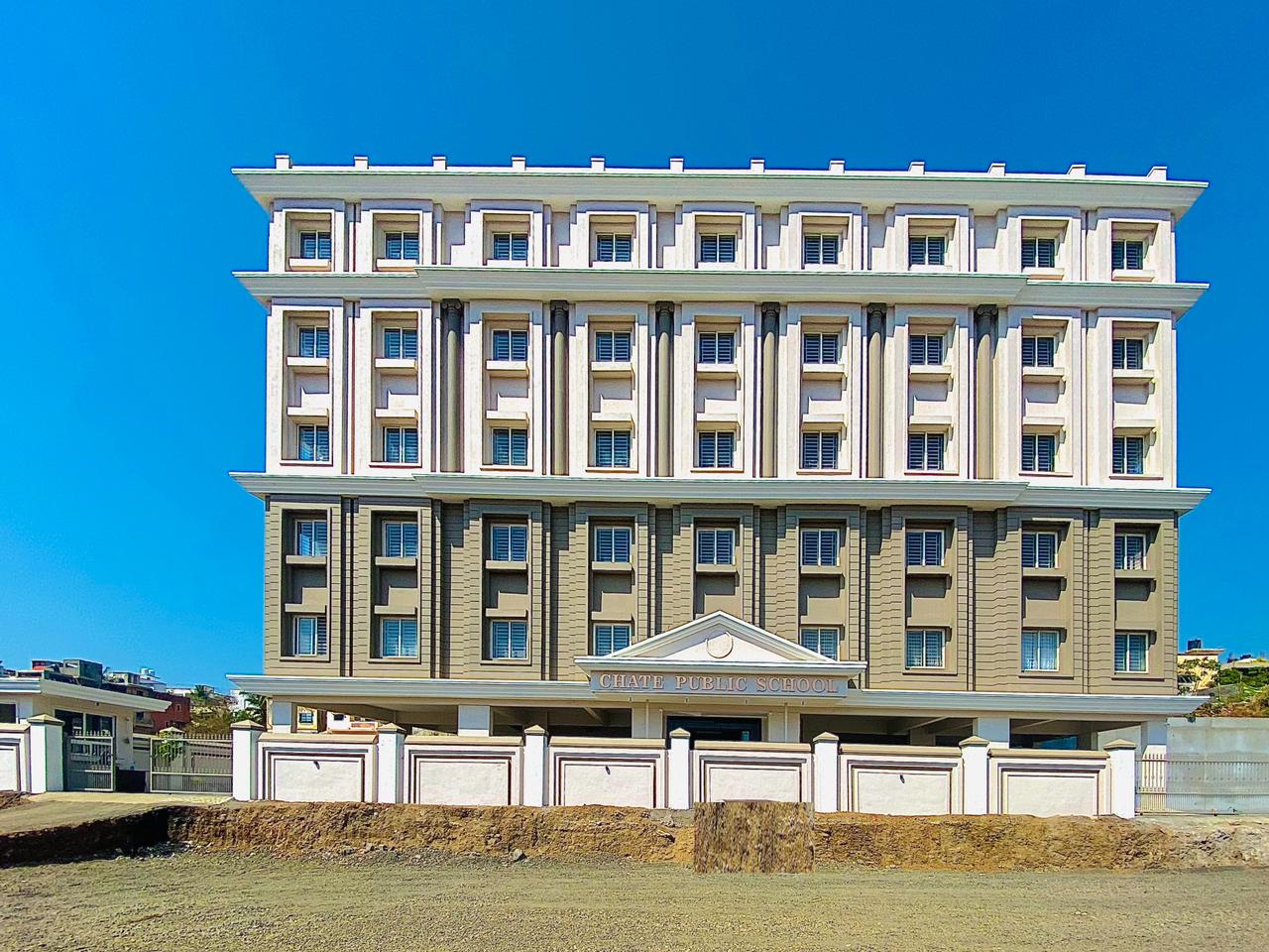 Chate Public School school campus photo
