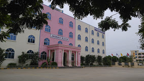 Sri Venkateshwara Matriculation Higher Secondary School school campus photo