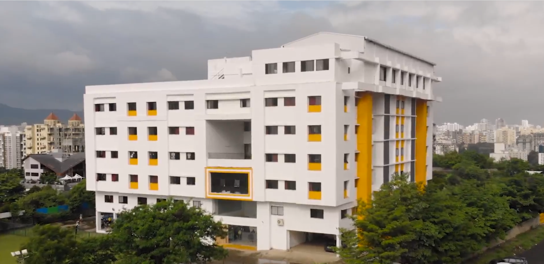 Caelum High School campus