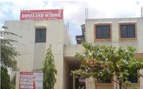 Roseland School school campus photo
