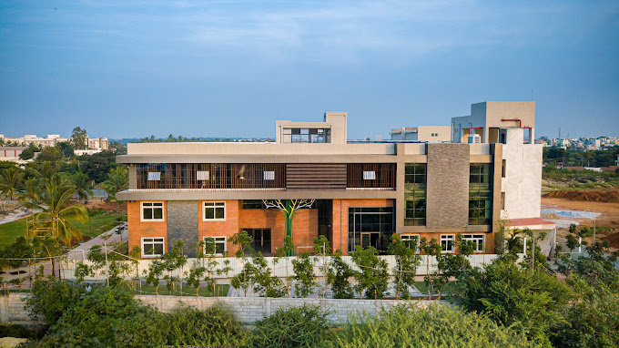 Valistus International School school campus photo