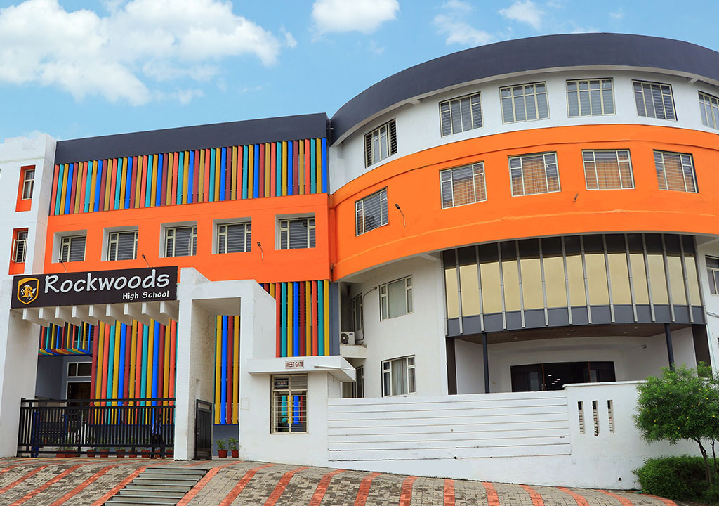 Rockwoods High School school campus photo