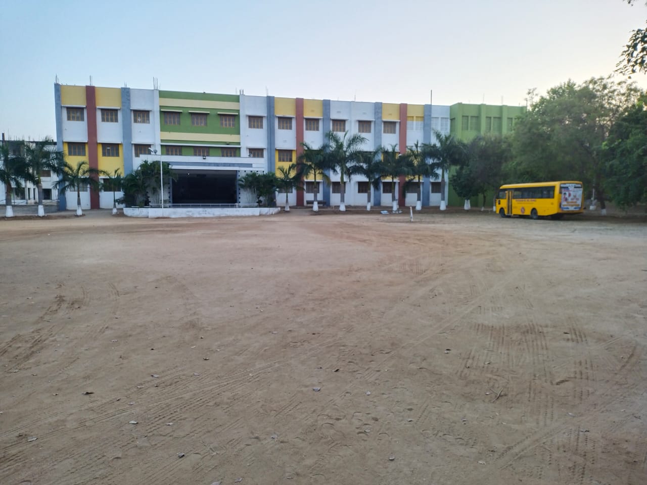 Veveaham Higher Secondary School school campus photo