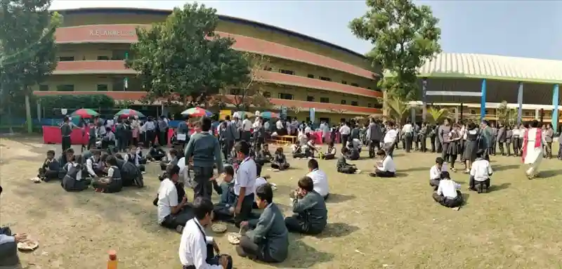 K. E. Carmel School 28
