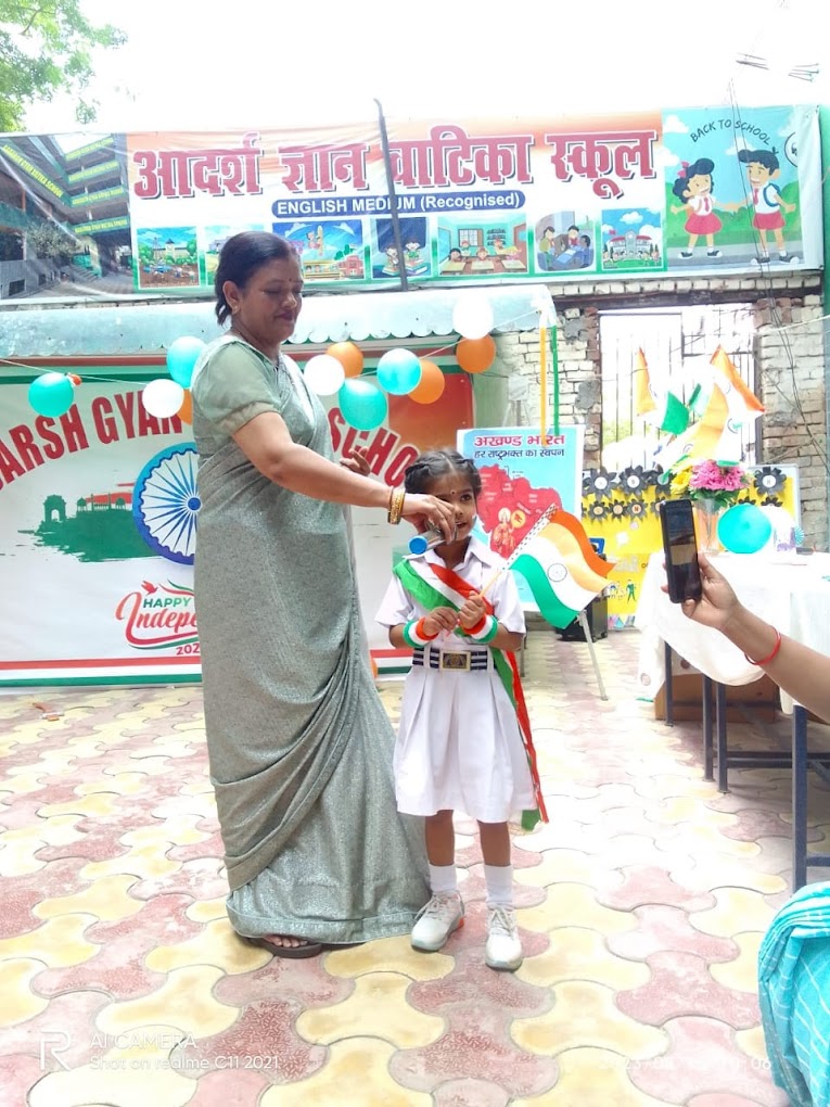 Aadarsh Gyan Vatika School 11