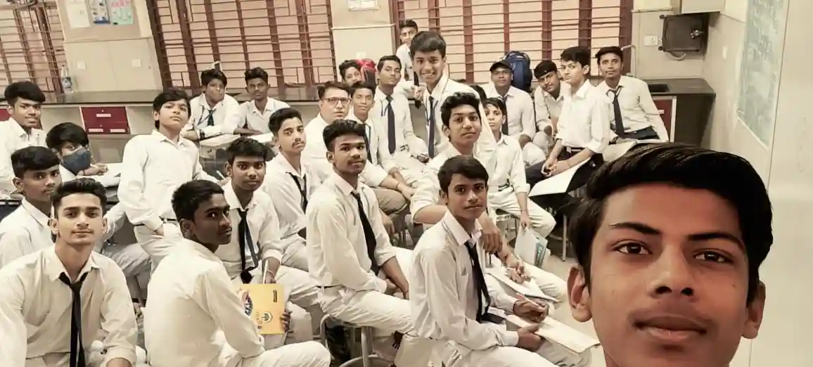 Geeta Bal Bharti Senior Secondary School campus photo 10 of 18 — Seelampur