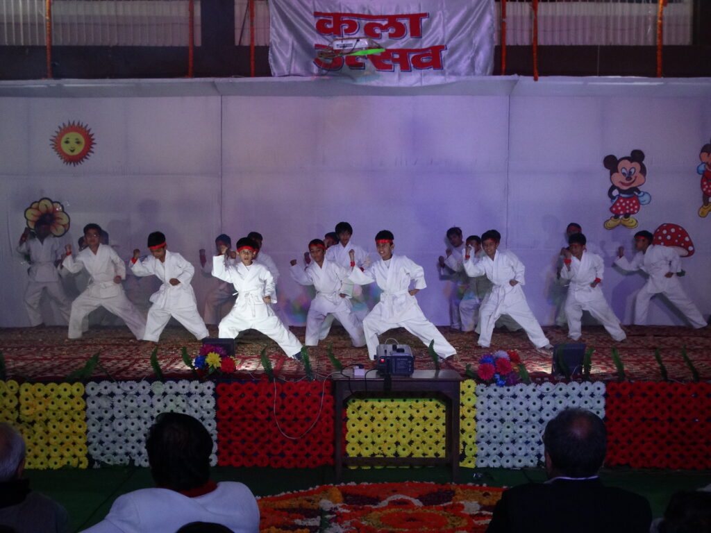 Geeta Bal Bharti Senior Secondary School campus photo 3 of 18 — Seelampur