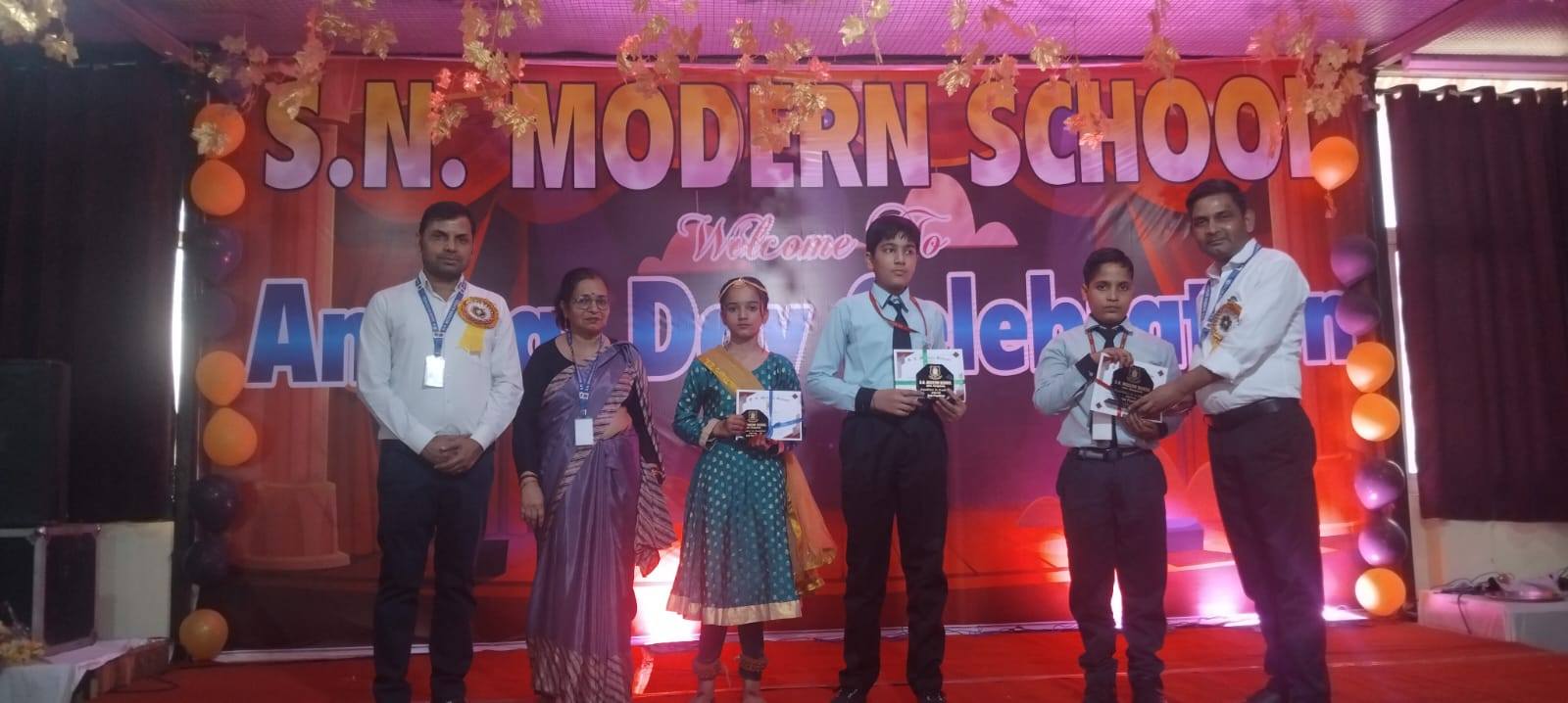 S.N. Modern School 16