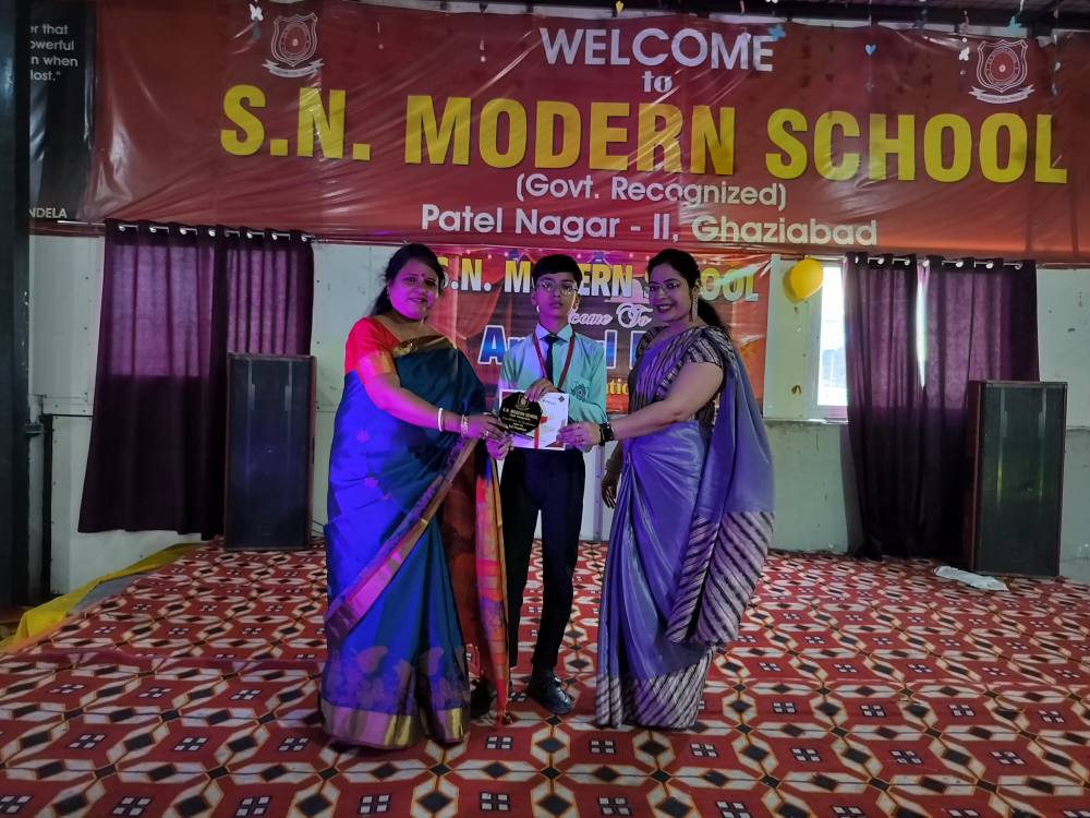 S.N. Modern School 28