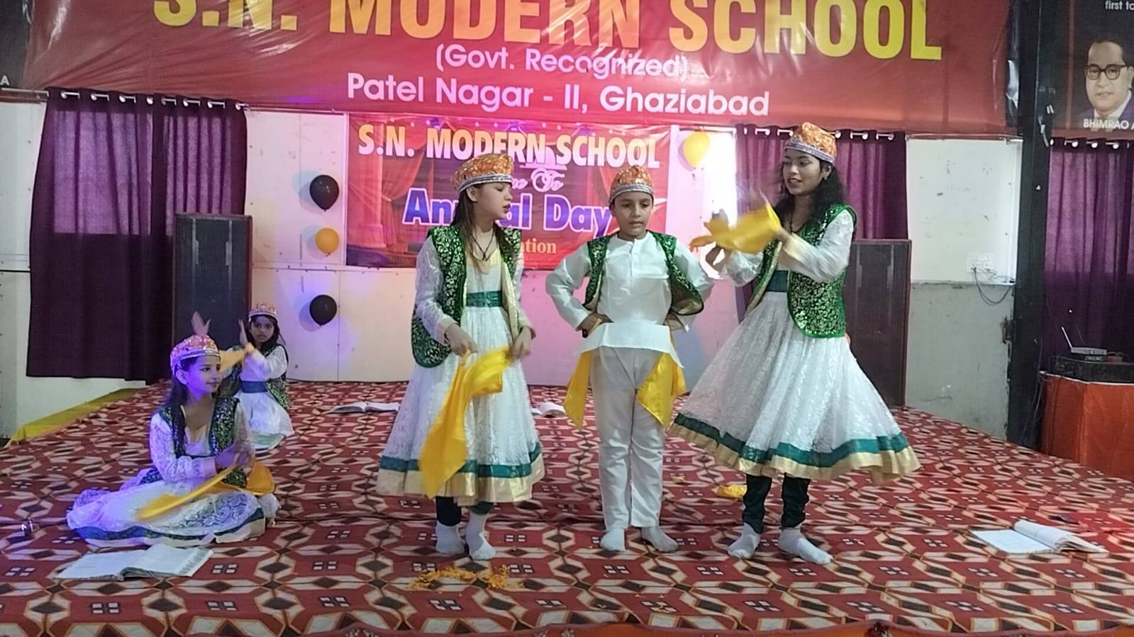 S.N. Modern School 26