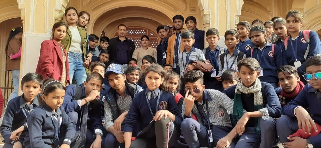 SS Vidya Niketan School 11