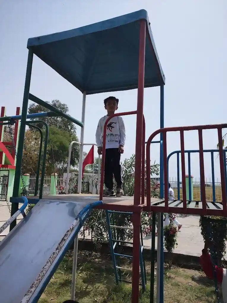 Paramount School Of Science 4