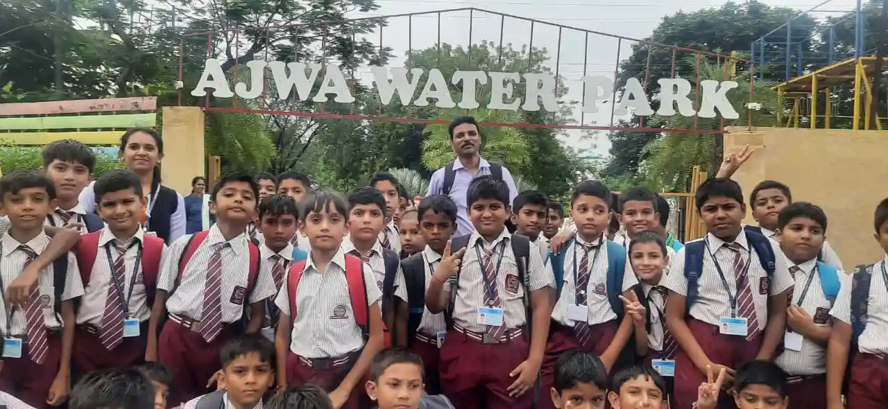 Manav Kendra Gyan Mandir School 18